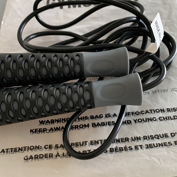 BNWT GYMSHARK Limited Edition Jumping Rope Gym Equipment  Black Grey SOLD OUT - Picture 5 of 5